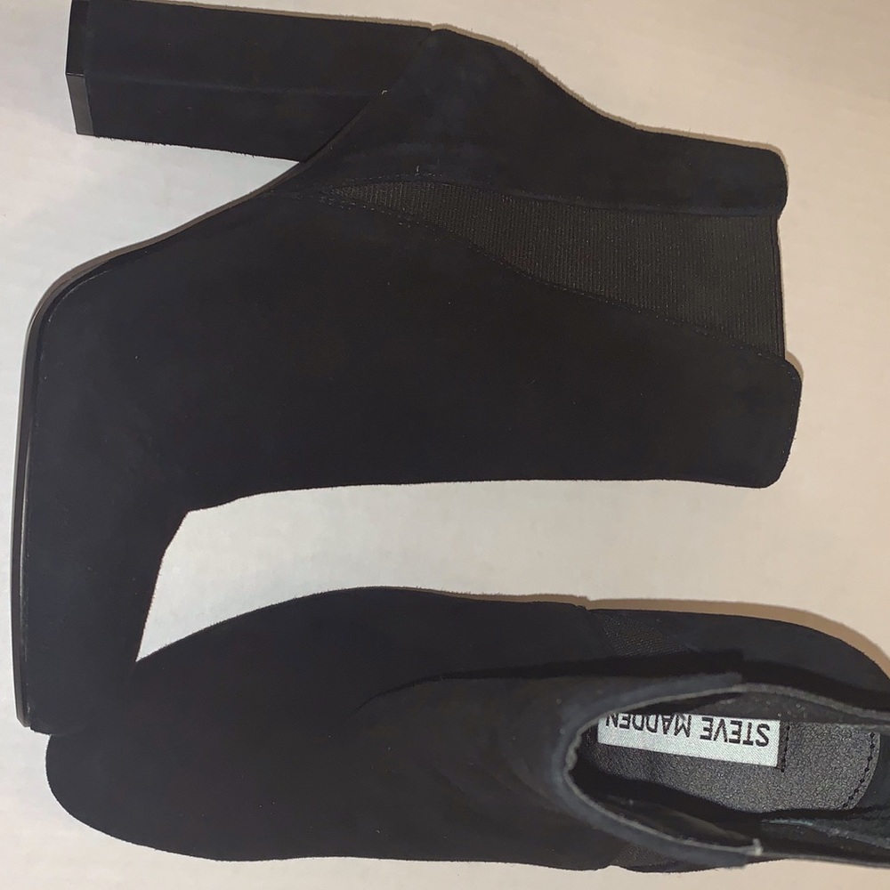 Steve Madden suede boots